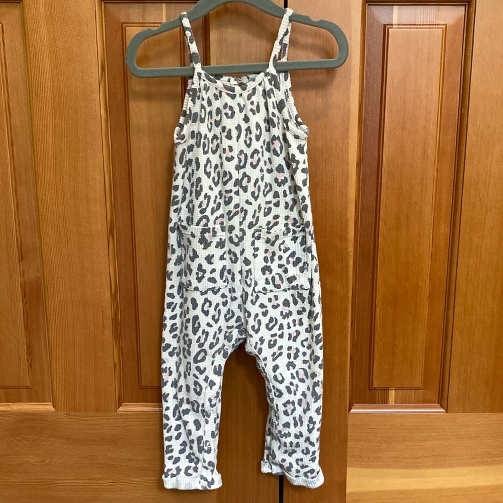 Black and Cream Leopard Print jumpsuit size 2T EUC